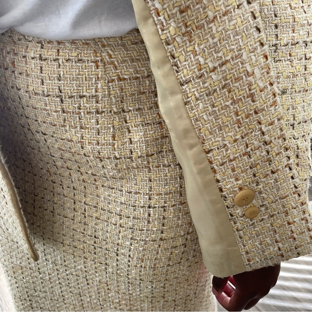 Oscar de la Renta Vintage Tweed Blazer and Pencil Skirt Suit - Picture 6 of 15